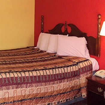 Sunrise Inn - Brownsville Zewnętrze zdjęcie