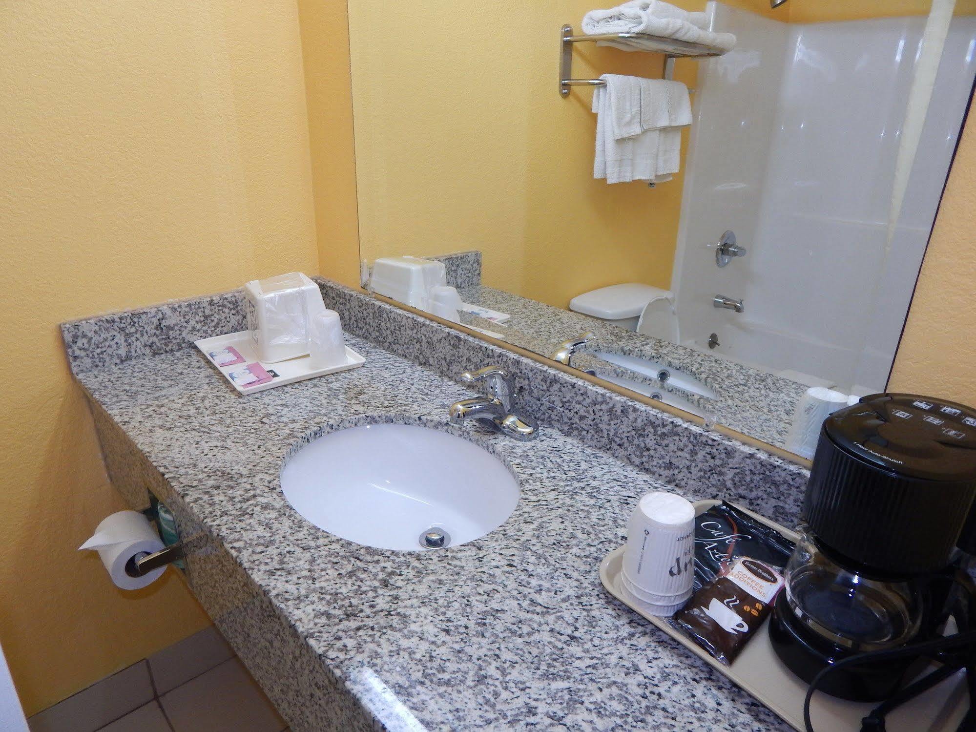 Sunrise Inn - Brownsville Zewnętrze zdjęcie
