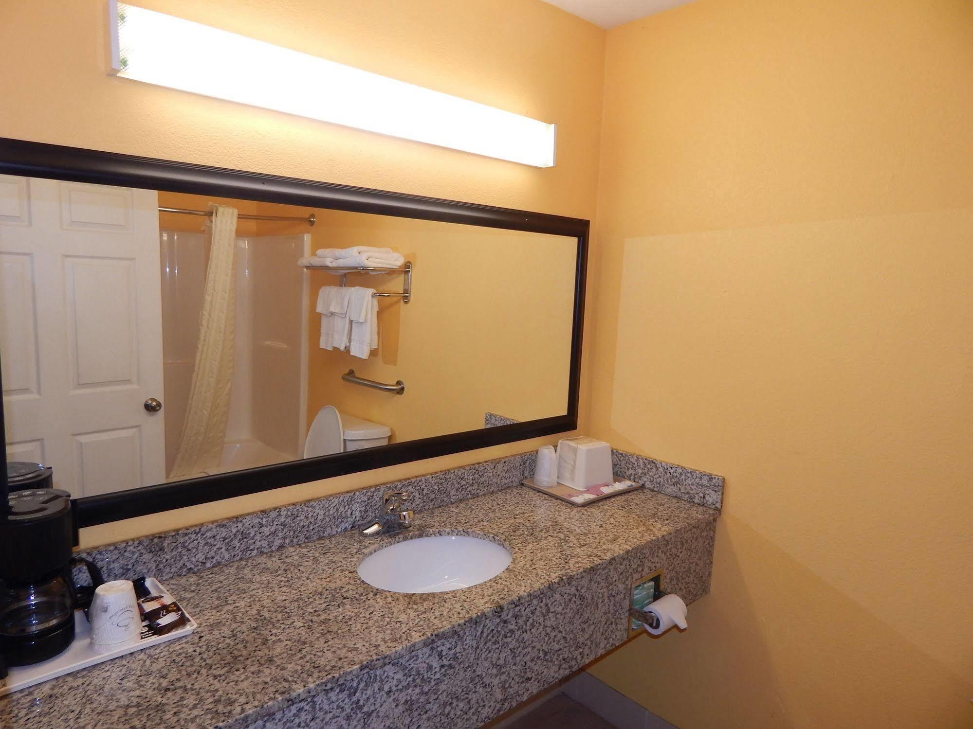 Sunrise Inn - Brownsville Zewnętrze zdjęcie
